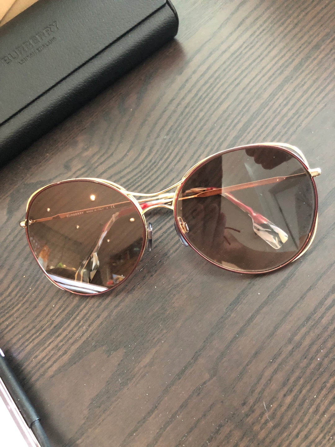 Burberry Sunglasses with Case and Box - photo 2