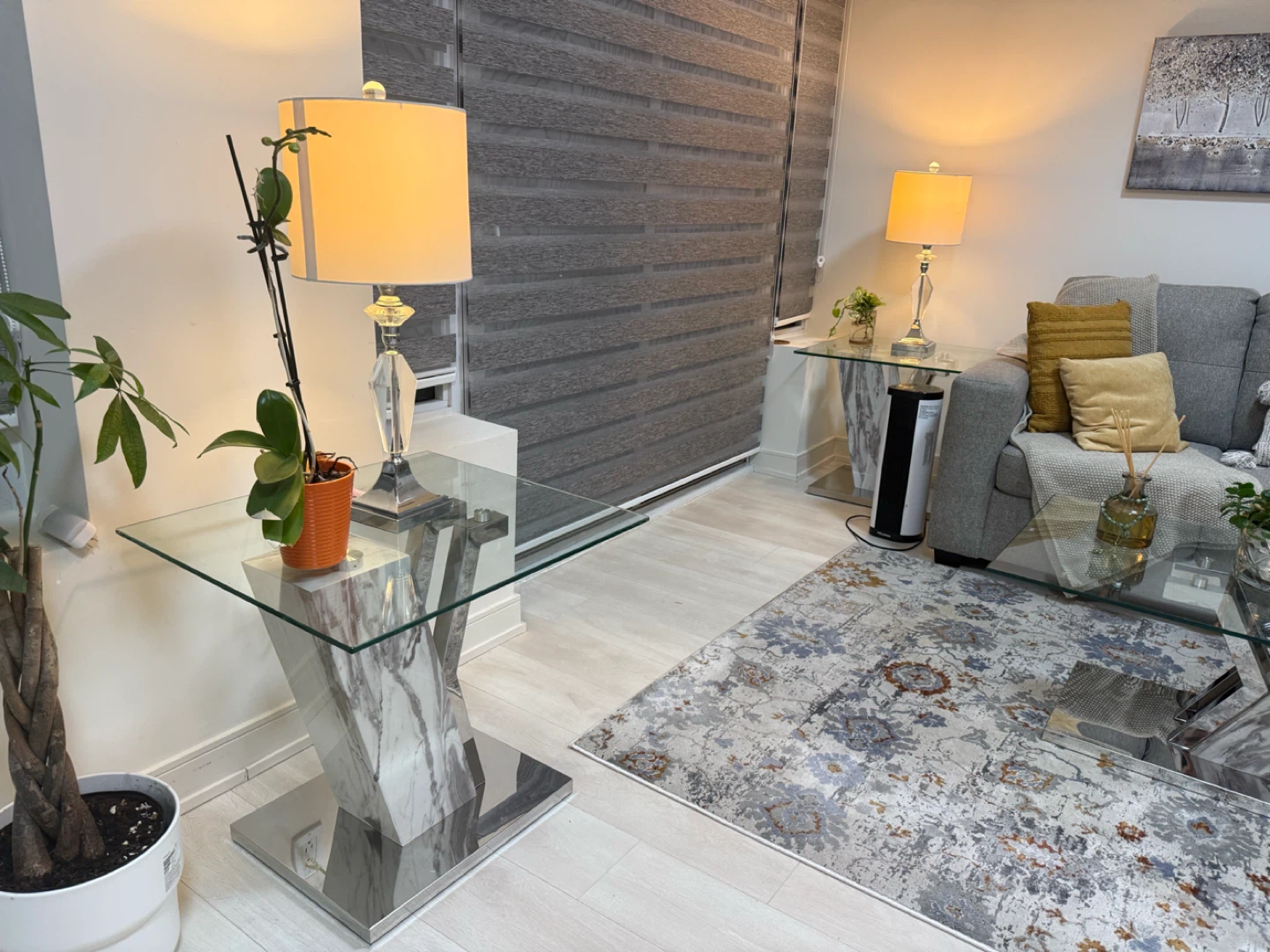 Modern Living Room Set for Sale – Excellent Condition - photo 4