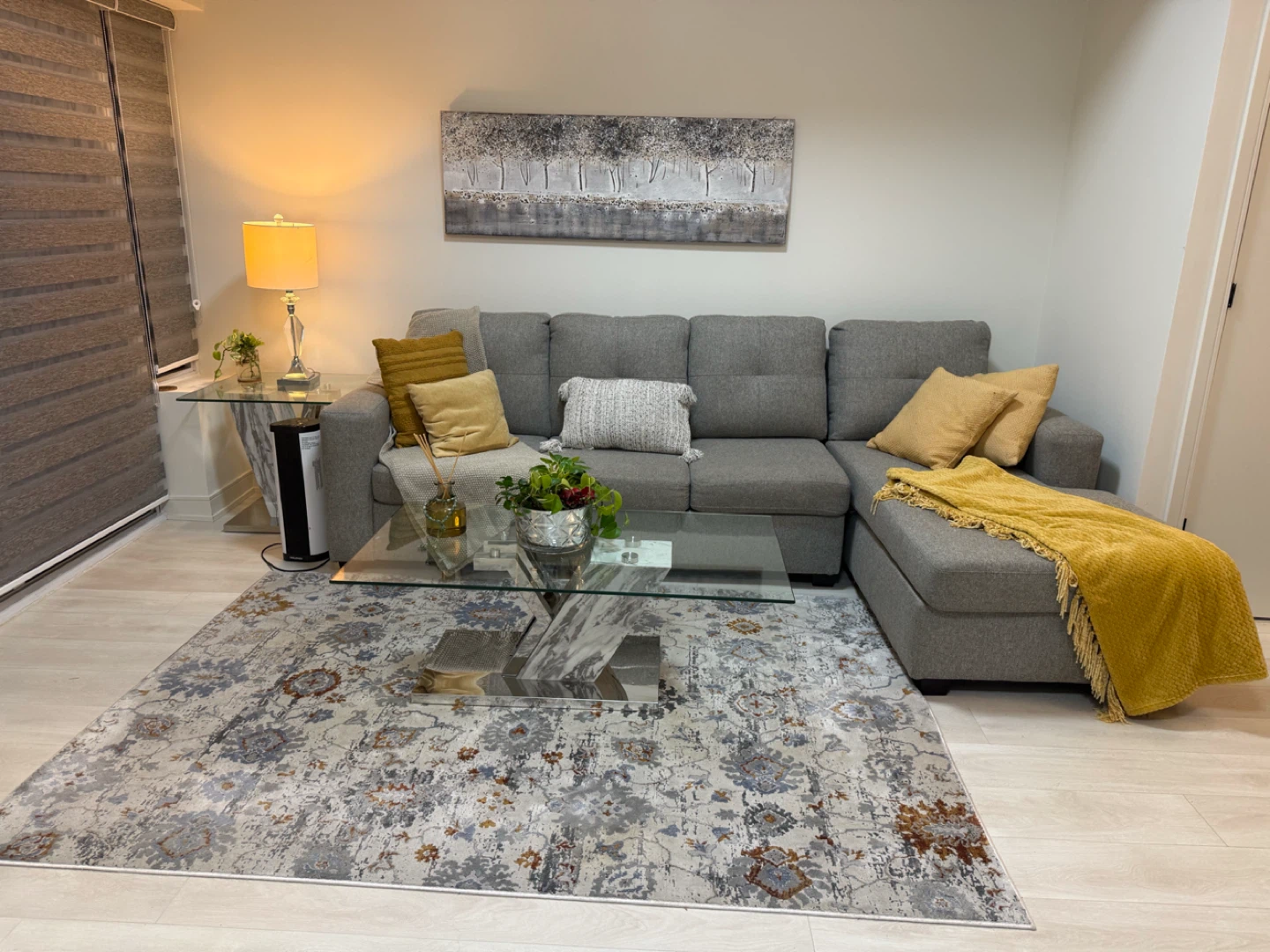 Modern Living Room Set for Sale – Excellent Condition - photo 2