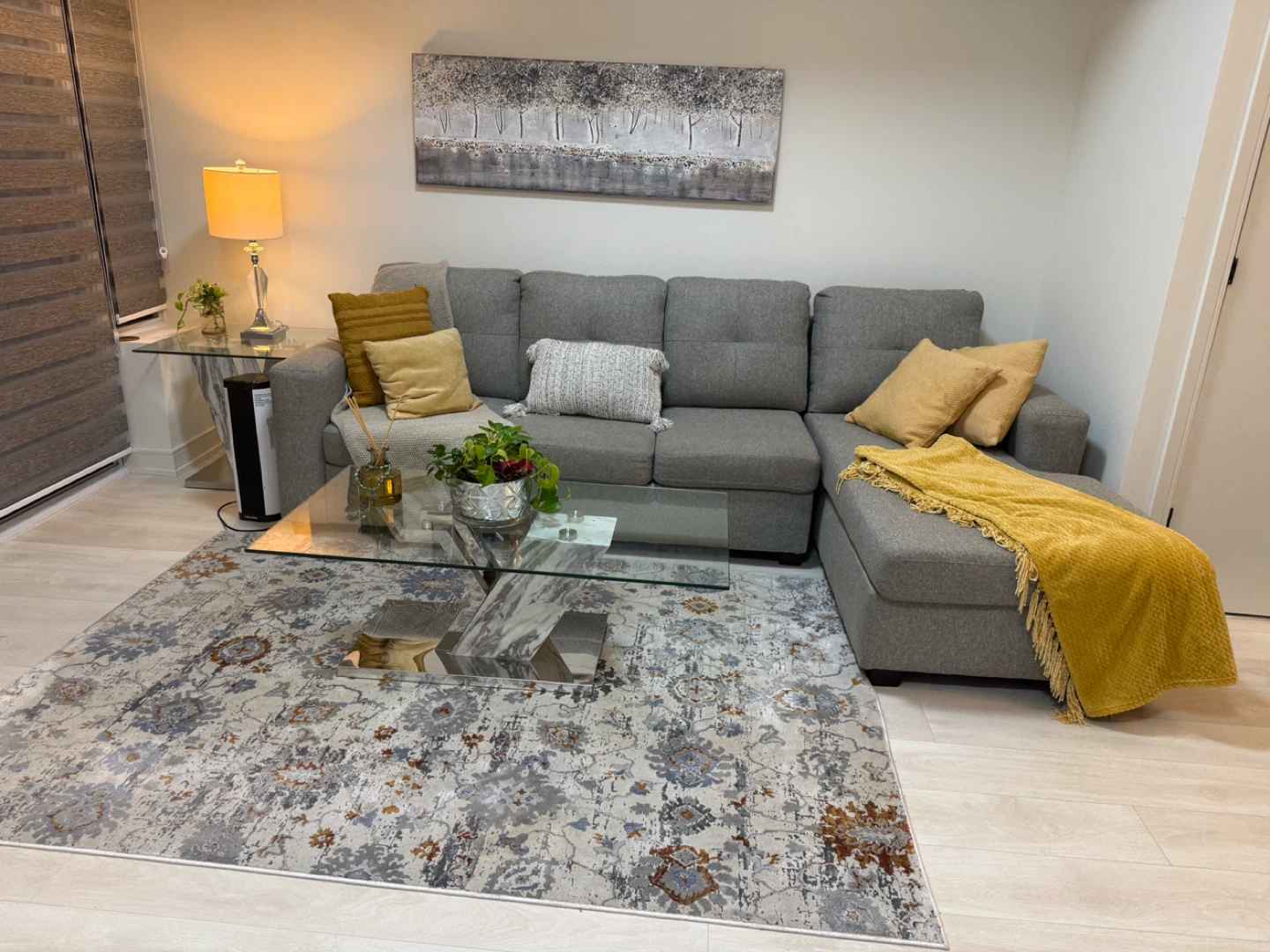 Modern Living Room Set for Sale – Excellent Condition - photo 5