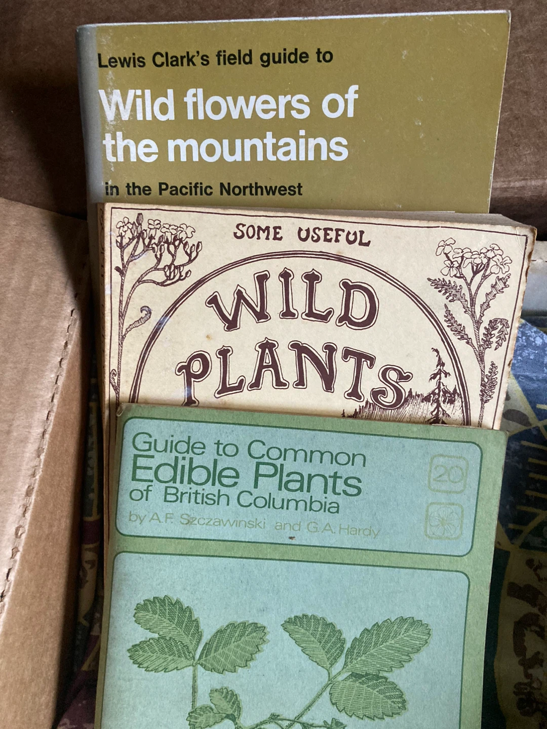 Lot of 3 Nature and Plant Guide Books