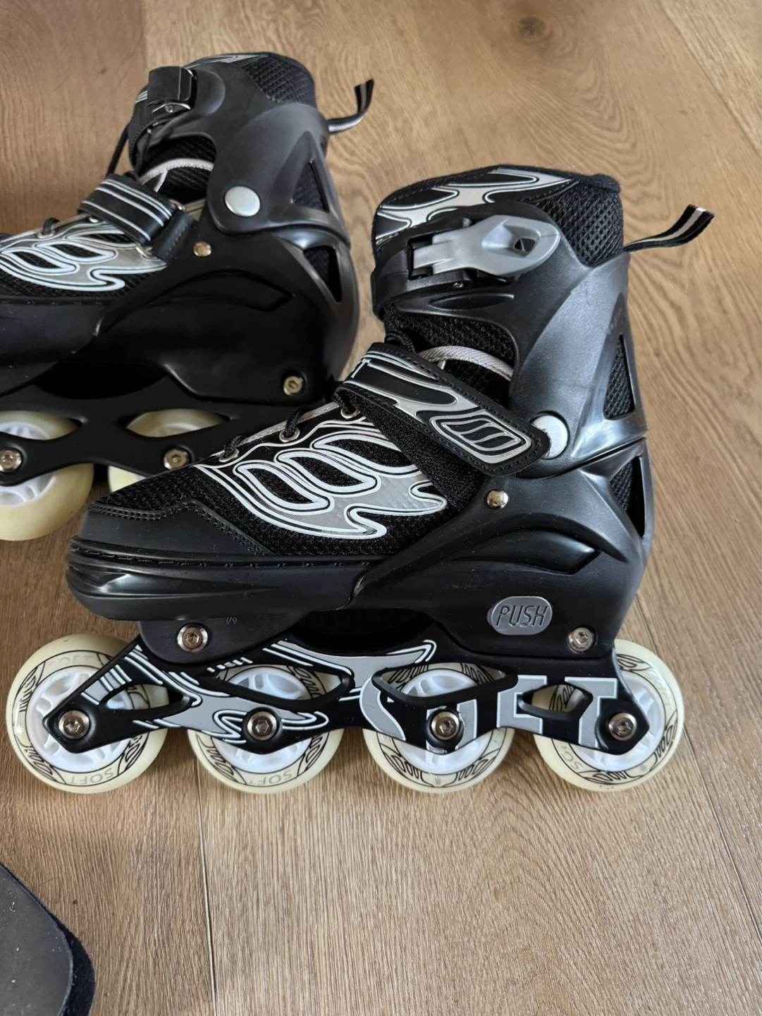 Black Women’s Adjustable Inline Skates