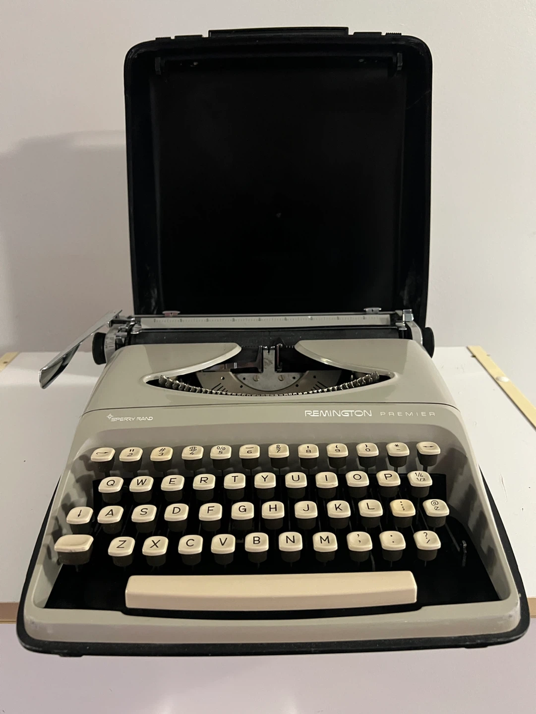 Remington Premier Typewriter - photo 3