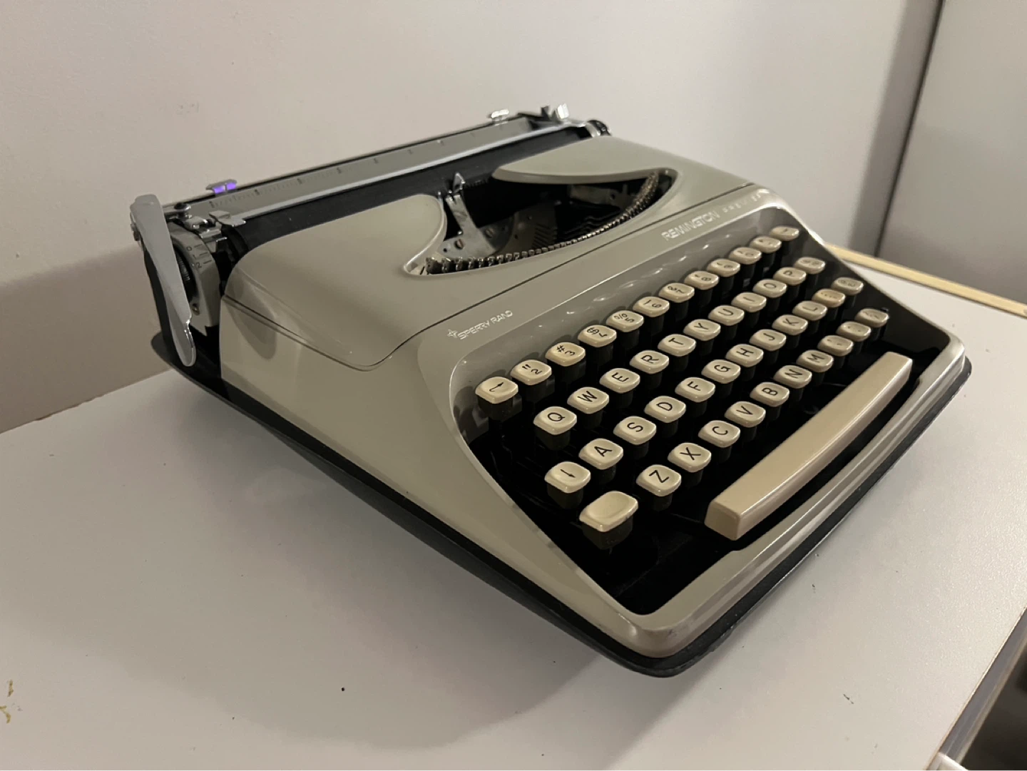 Remington Premier Typewriter - photo 2