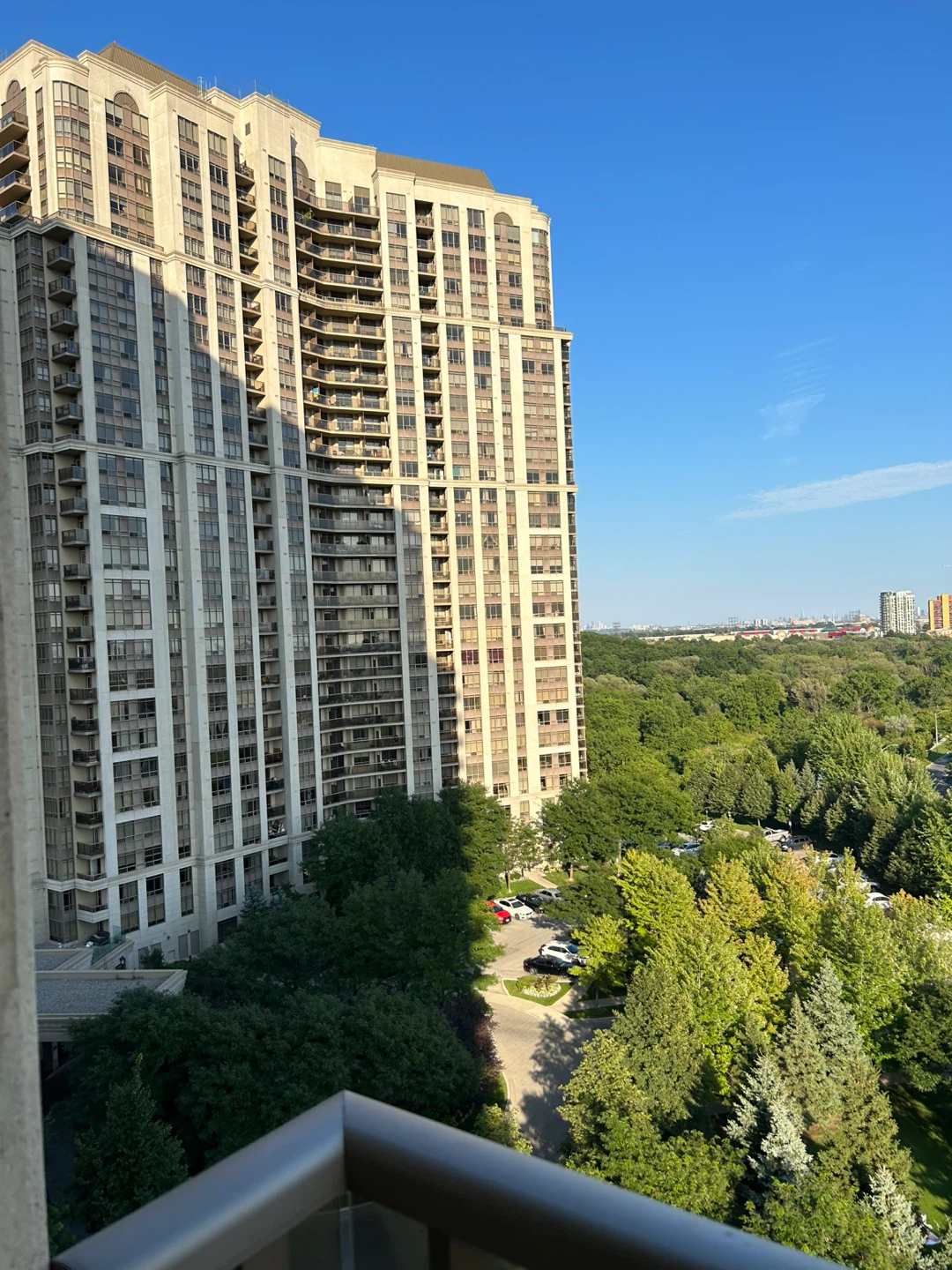 Large 2 bedroom + den corner condo for rent