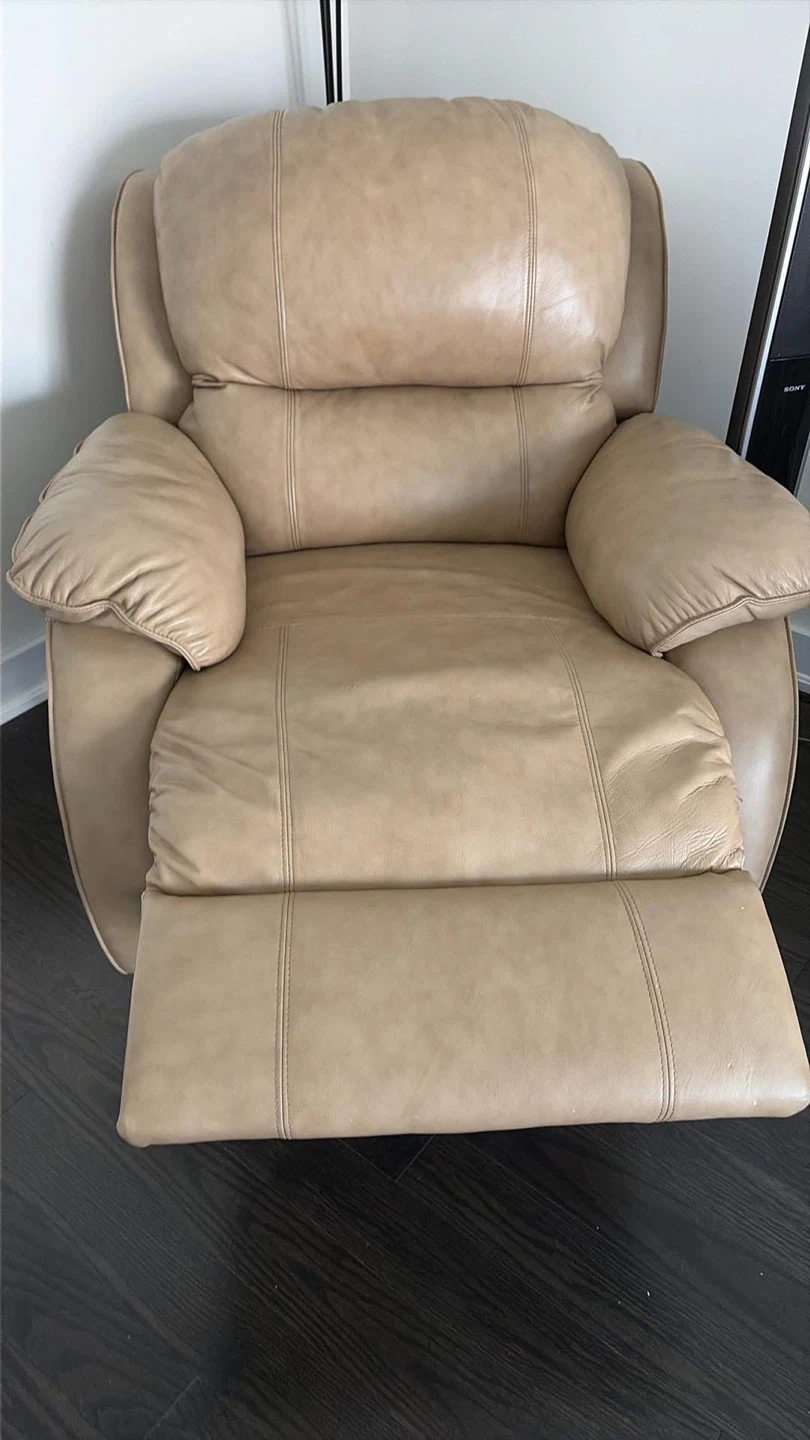 Tan Leather Sofa Set and Recliner with Coffee table and Ottoman - photo 4