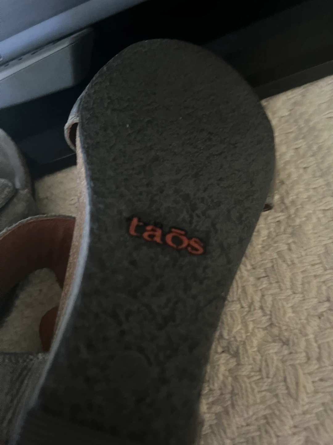Taos Women's Grey Wedge Sandals Size 37 - photo 2