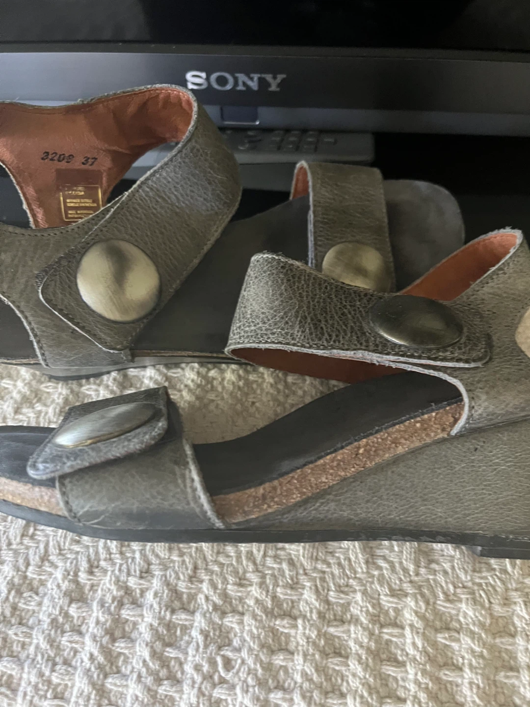 Taos Women's Grey Wedge Sandals Size 37