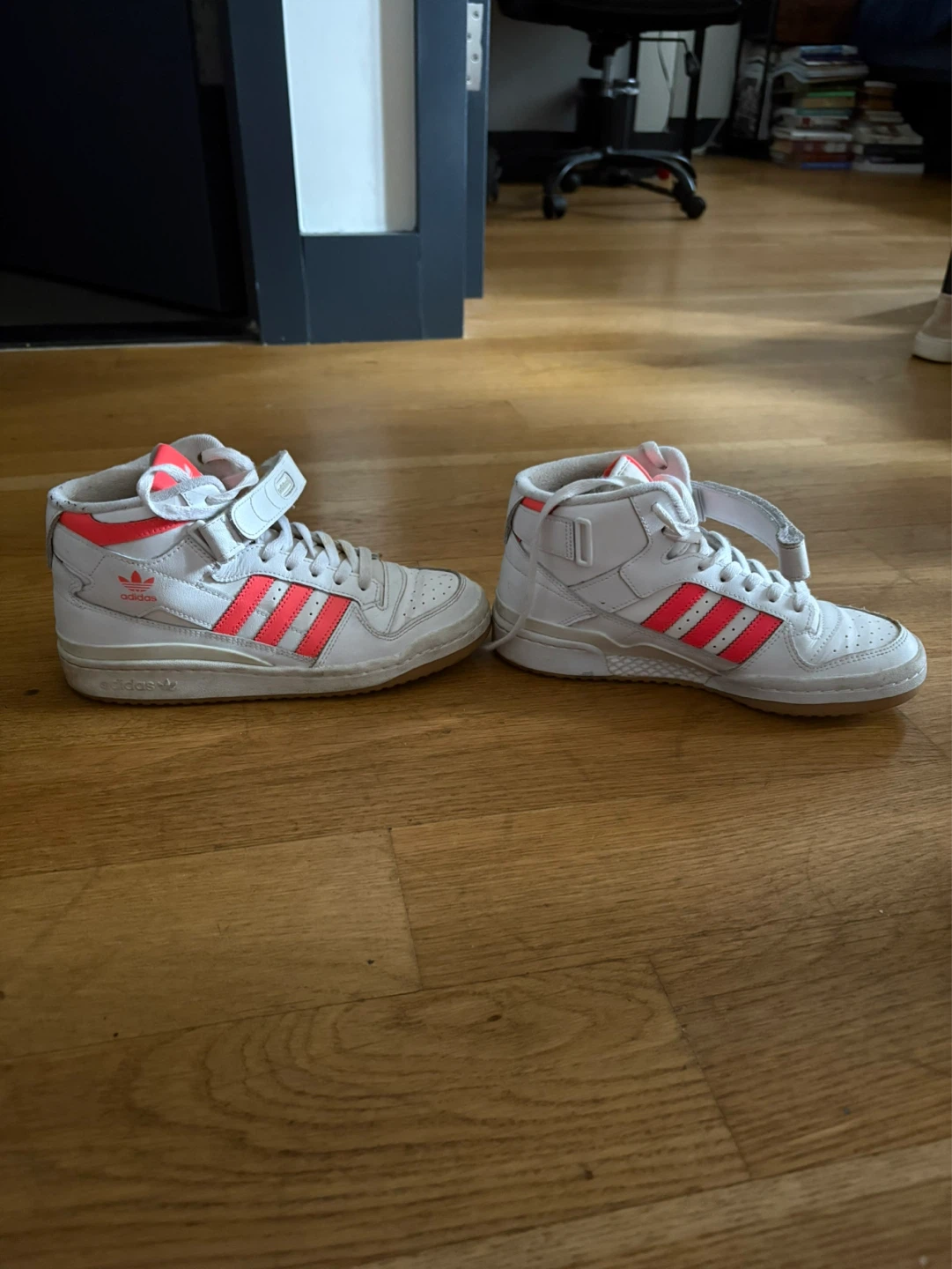 Women's Size 7 Adidas - photo 3