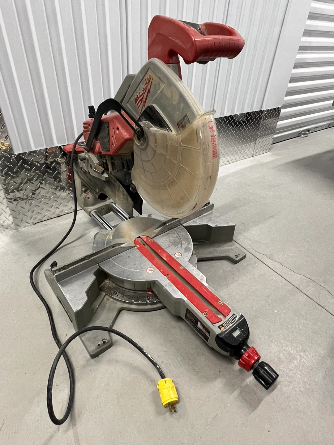 Milwaukee 12” Miter Saw - photo 2