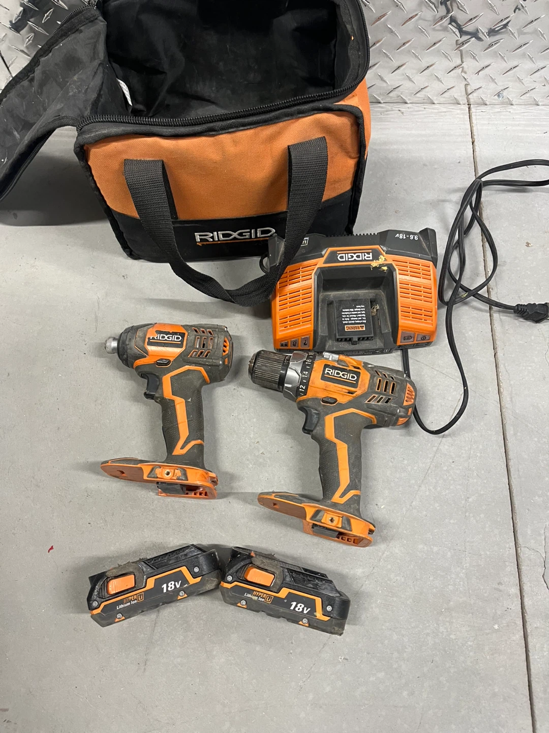 RIDGID 18V Cordless Drill and Impact Driver Combo Kit
