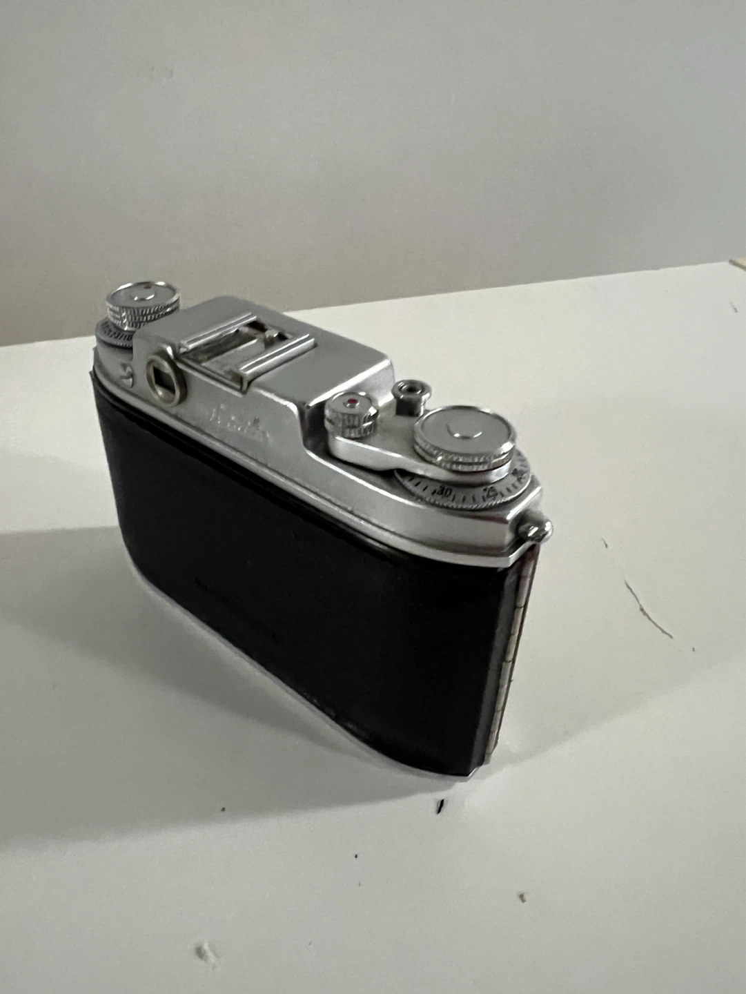 Baldina 35mm Film Camera with Leather Case - photo 3