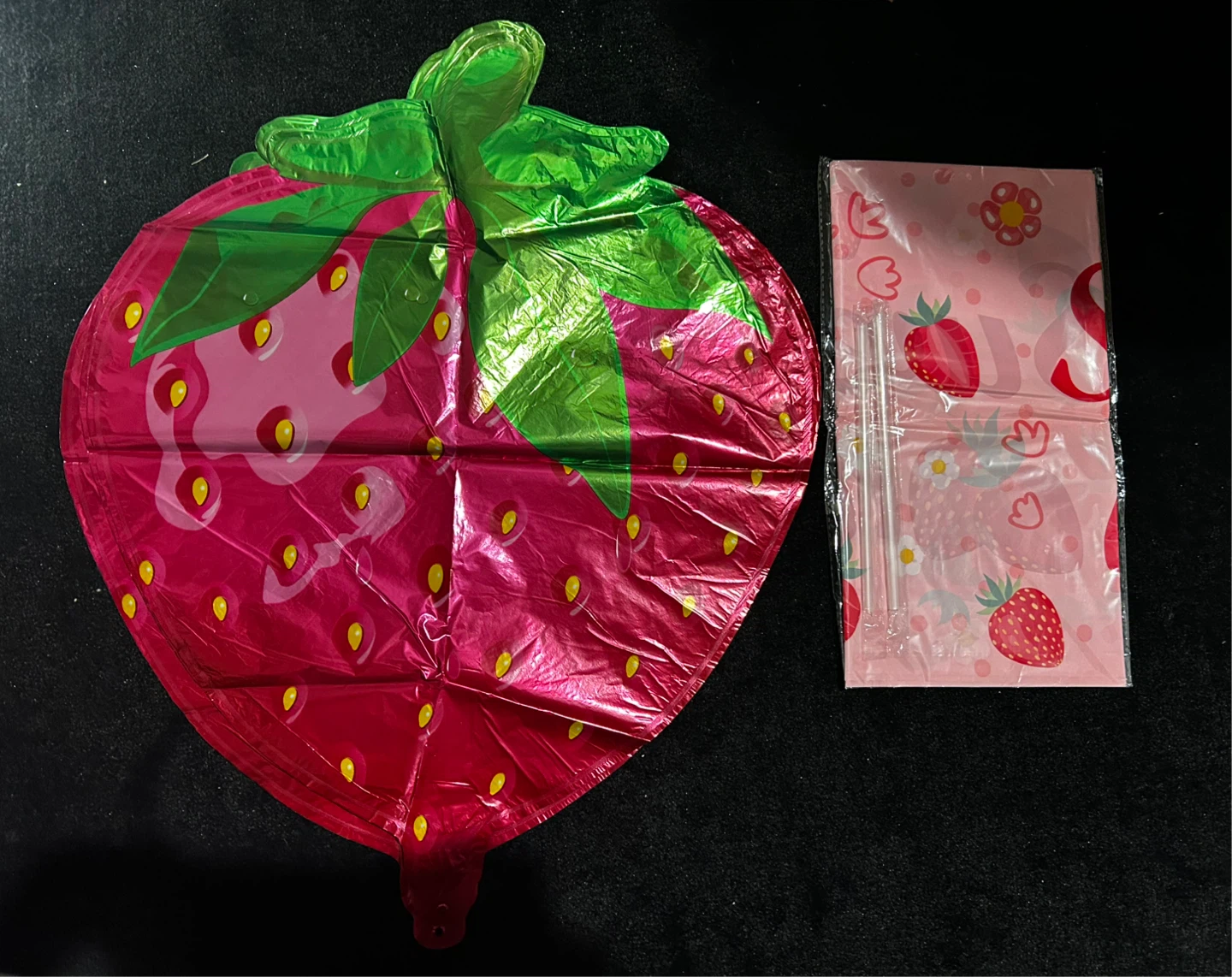 5 Strawberry Shaped Foil Balloons + tablecloth