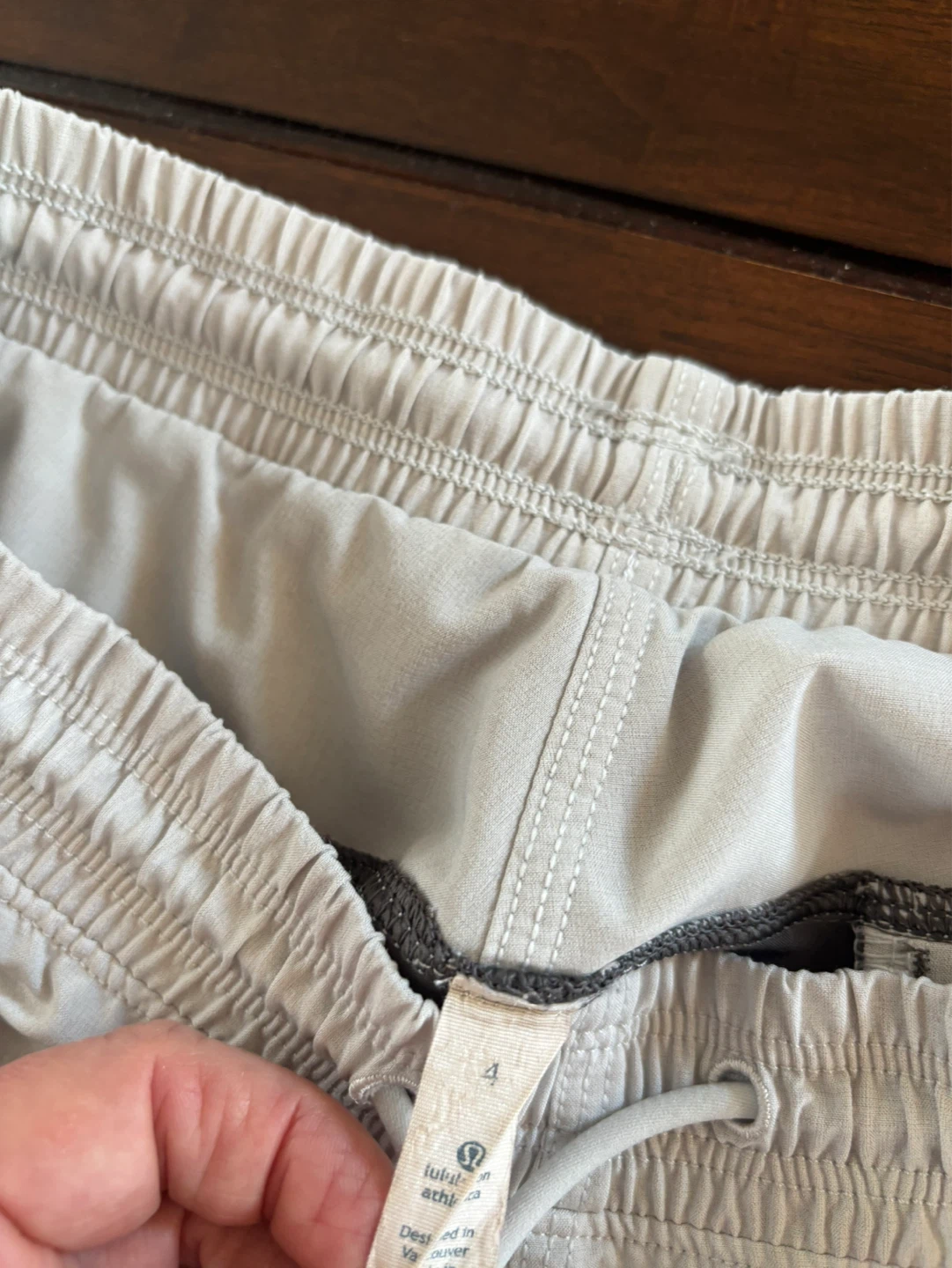 Lululemon Grey/White Capris-size 4 - photo 5