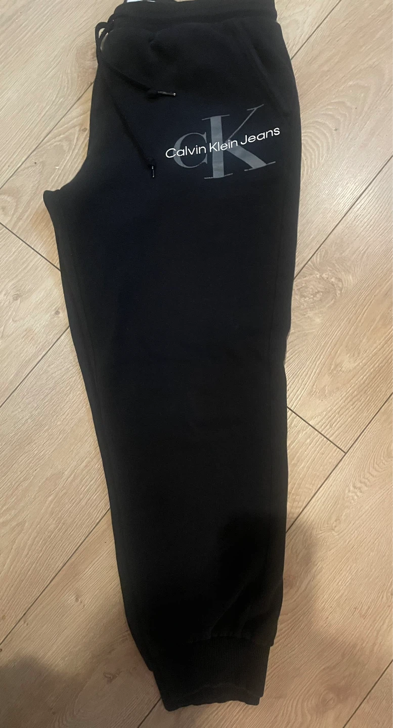 Calvin Klein Jeans Joggers - Black, Size Medium - photo 4