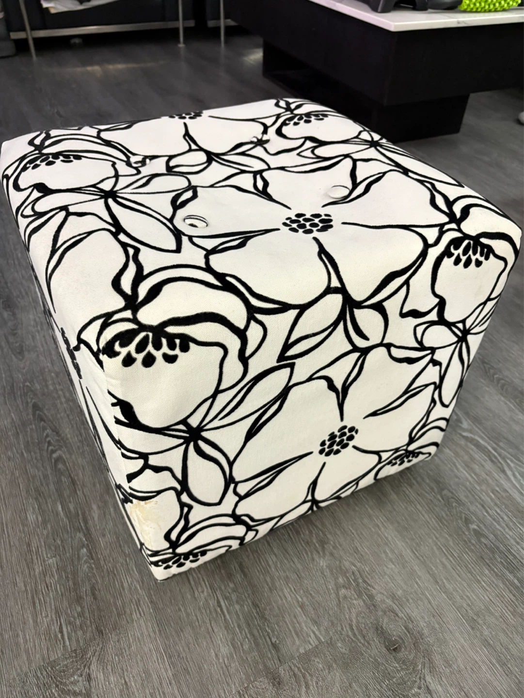 Floral Print cube chair
