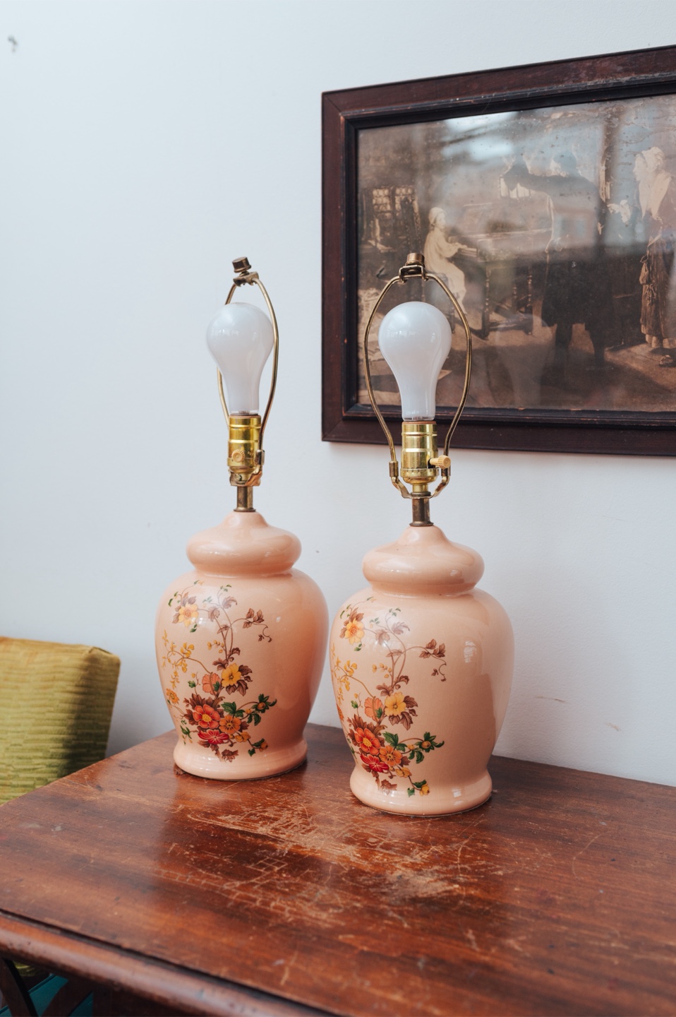 Vintage English Cottage Floral Ceramic Lamps - photo 3
