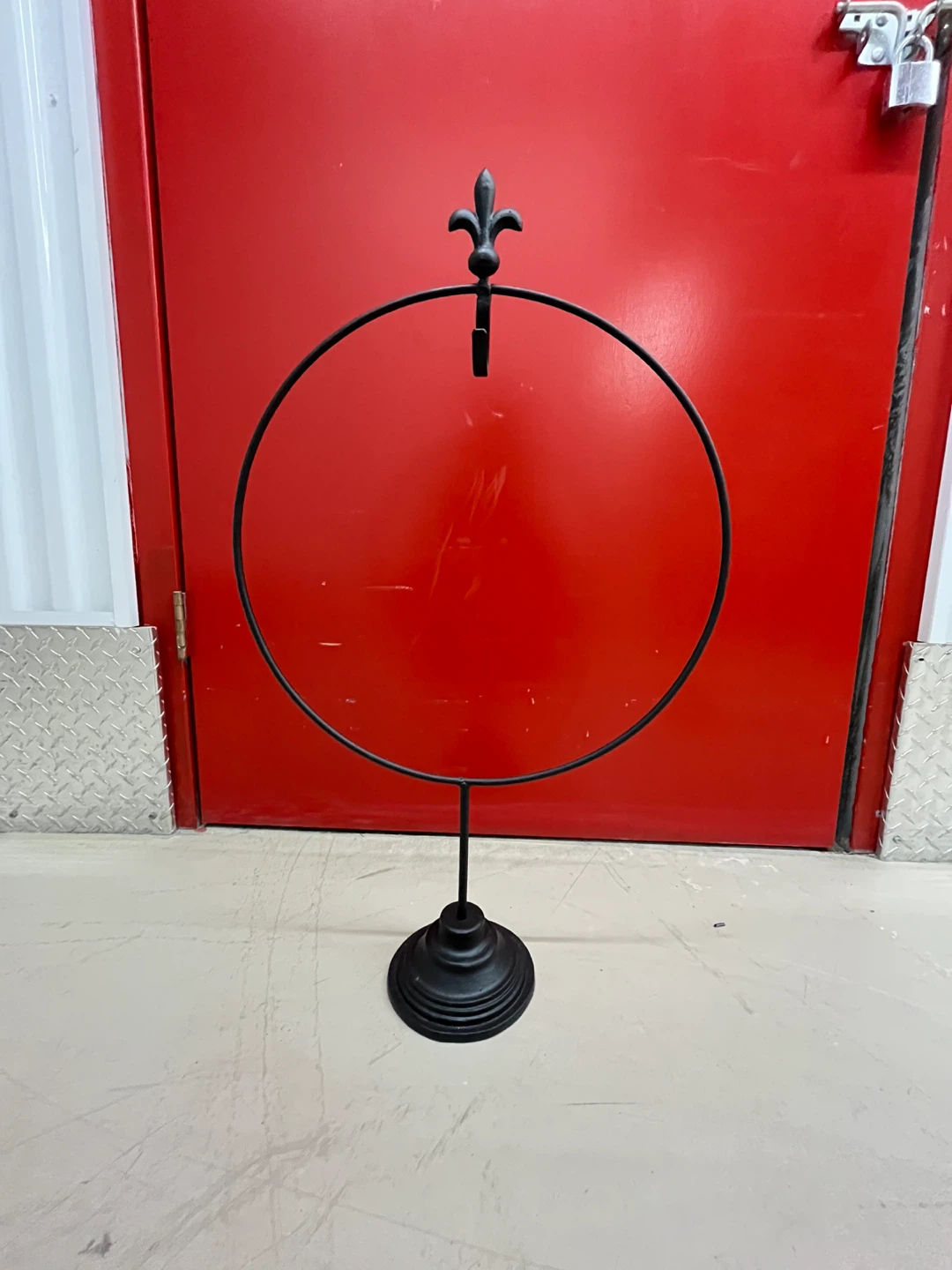 Black Metal Plant Display Stands (Set of 2) - photo 2