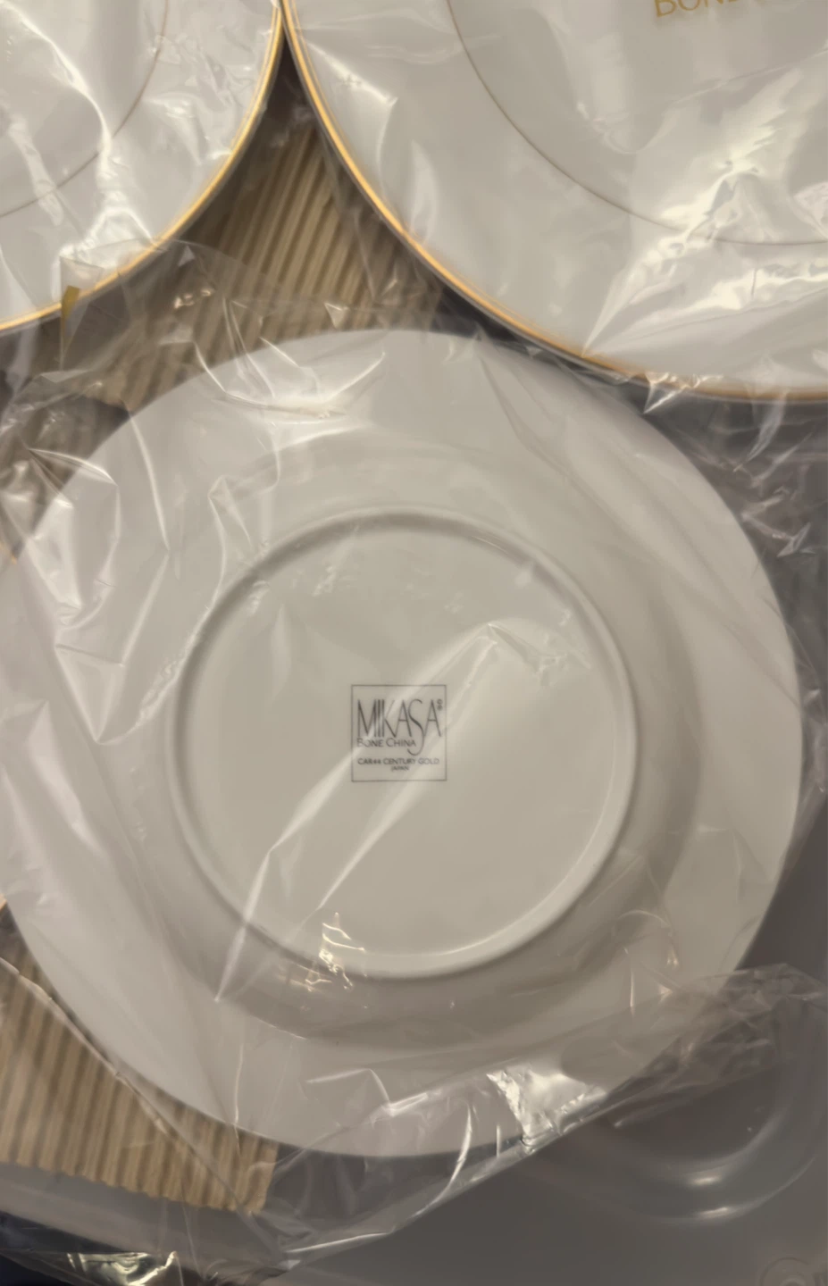 Mikasa Bone China Dinnerware Set with Gold Rim - photo 3