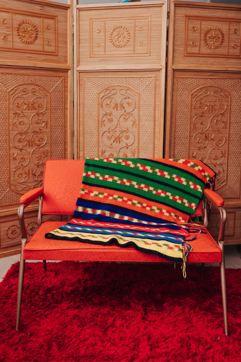 1970s Graphic Crochet Throw Blanket - photo 2