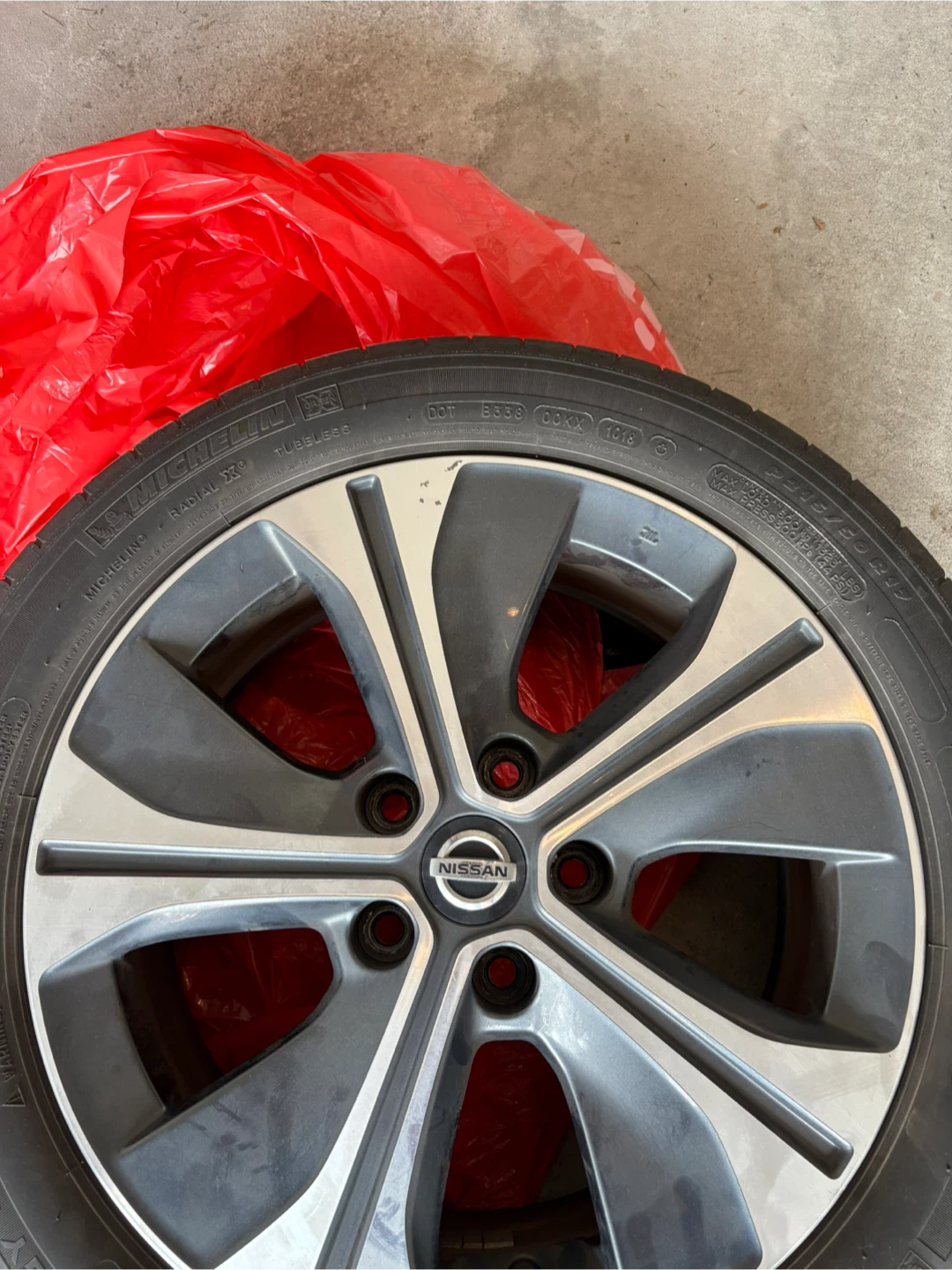 Nissan Alloy Wheels with Michelin Tires with Rims - photo 4