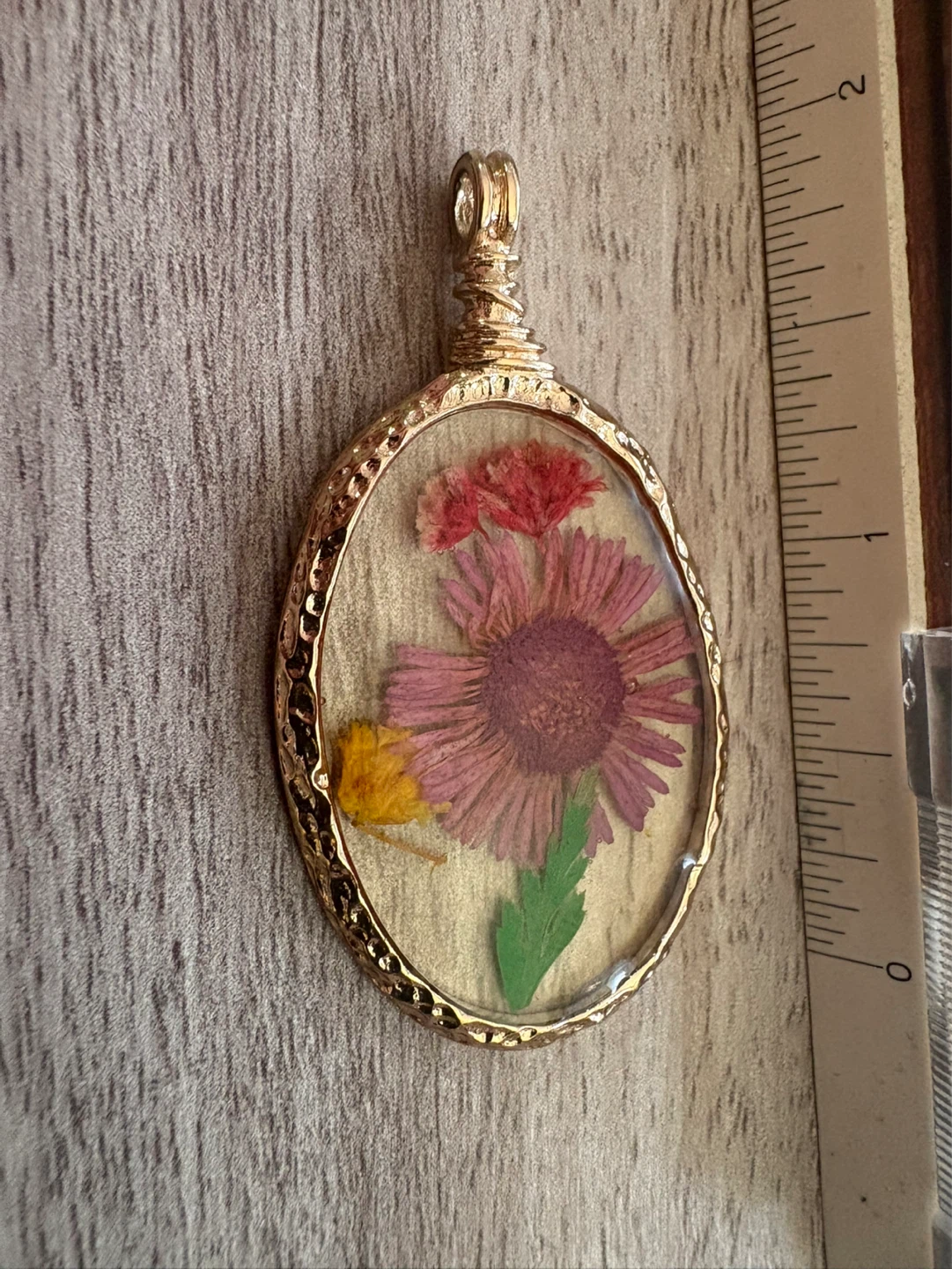 Oval Dried Flower Pendant Necklace