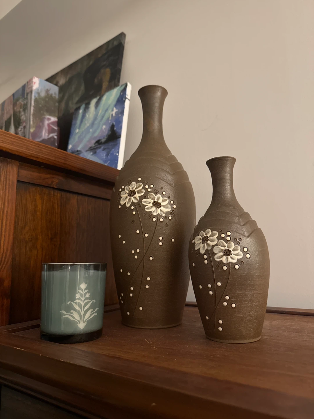 Two brown ceramic vases with floral design - photo 3