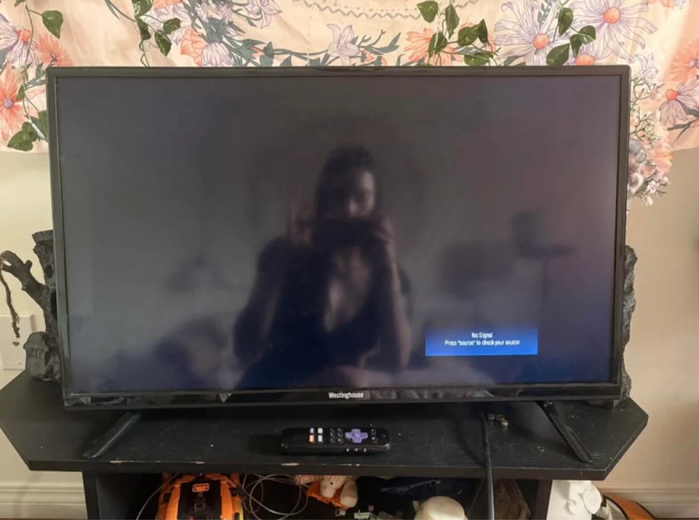 Westinghouse 32-inch LED TV - photo 3