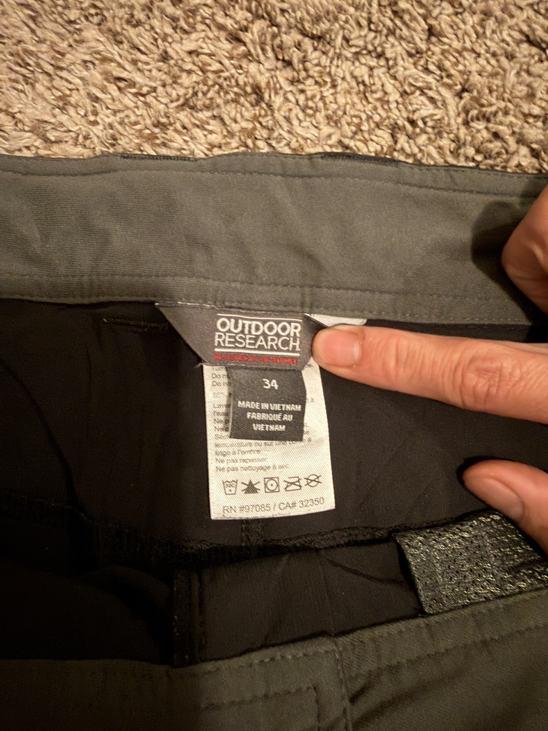 Outdoor Research Men's Shorts Size 34 - photo 3