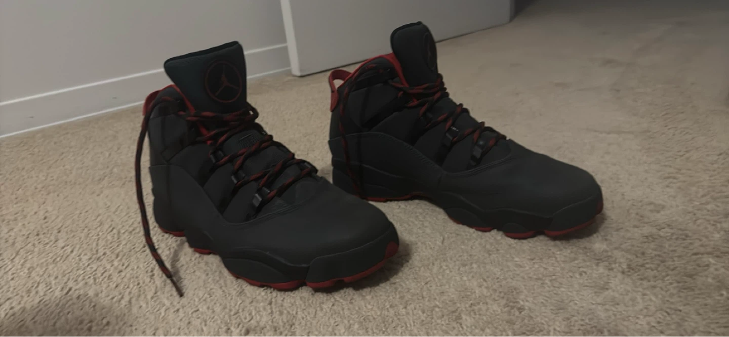 Jordan Winterized 6 Rings 'Anthracite Gym Red.
