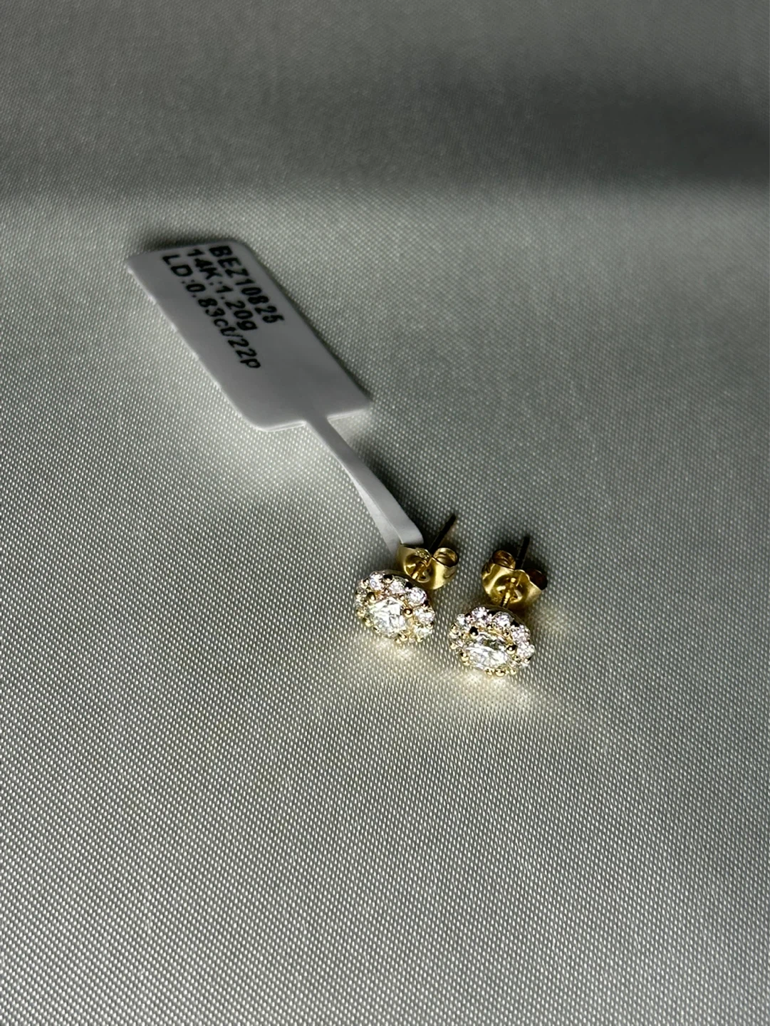 14K Gold Diamond Cluster Stud Earrings - photo 3