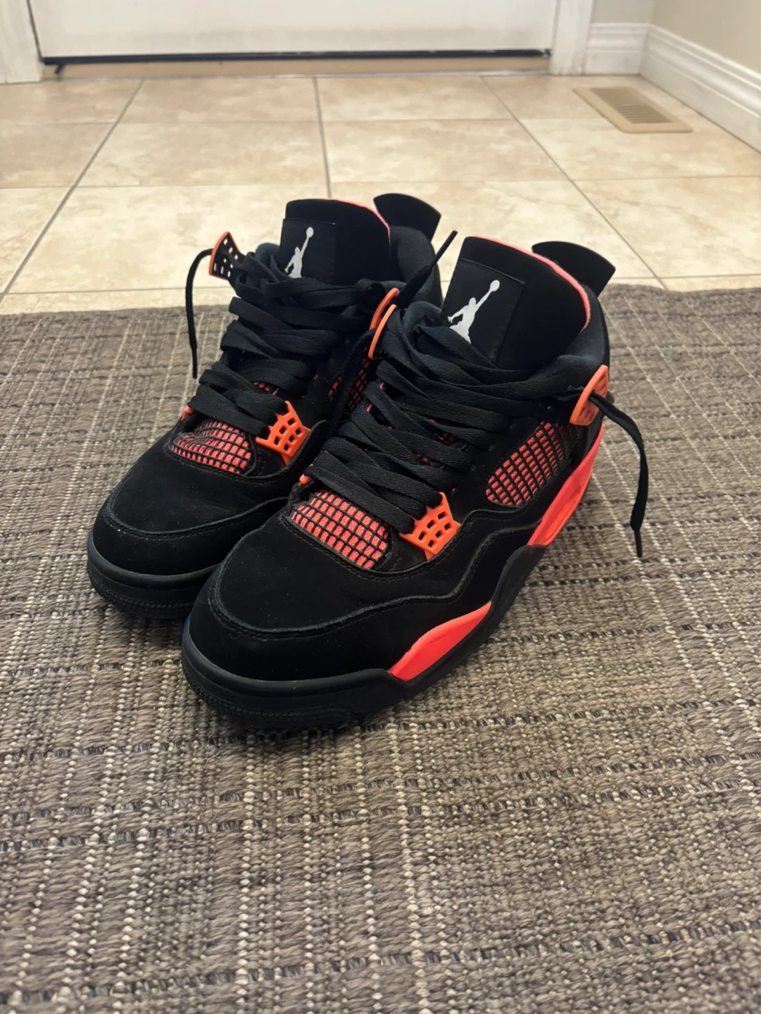 Jordan 4 red thunders
