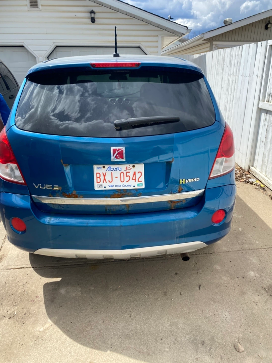 Blue Saturn Vue Hybrid SUV