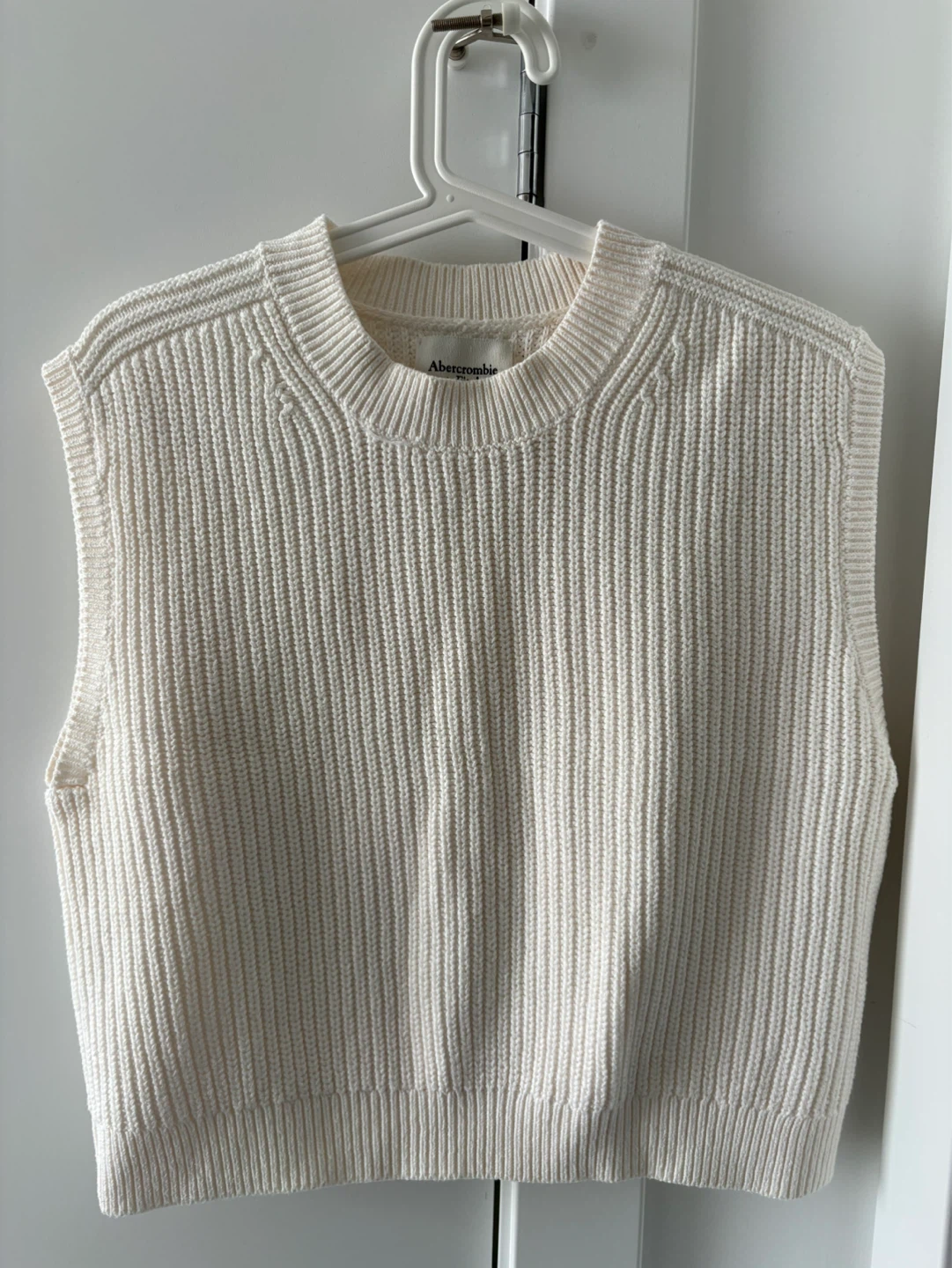 Abercrombie & Fitch Women's Knit Sweater Vest Size M - photo 3
