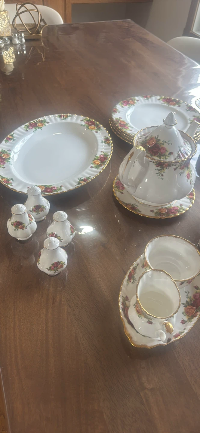 Royal Albert Old Country Roses Dinnerware Set - photo 3