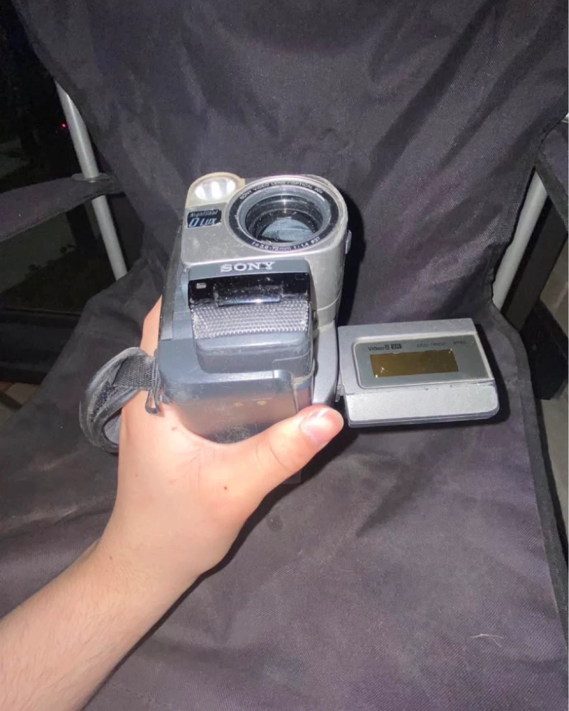 Sony CCD-TRV37 Video 8 XR Camcorder - photo 3
