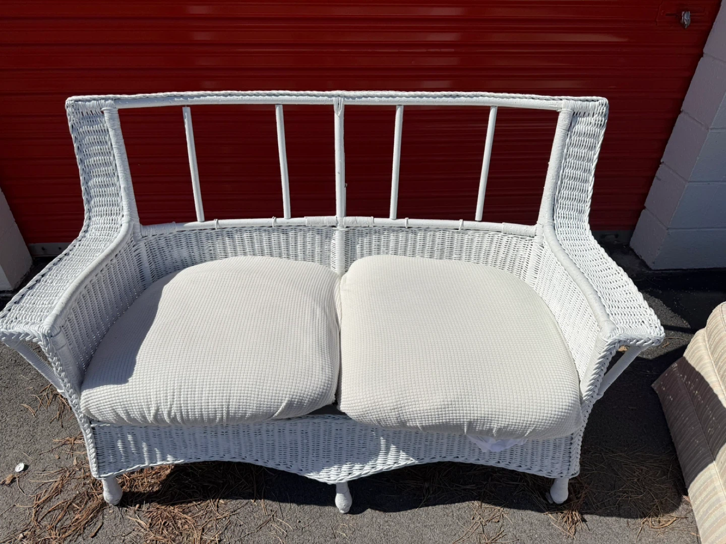 Refurbished Vintage White Wicker Two-Seat Couch - photo 4