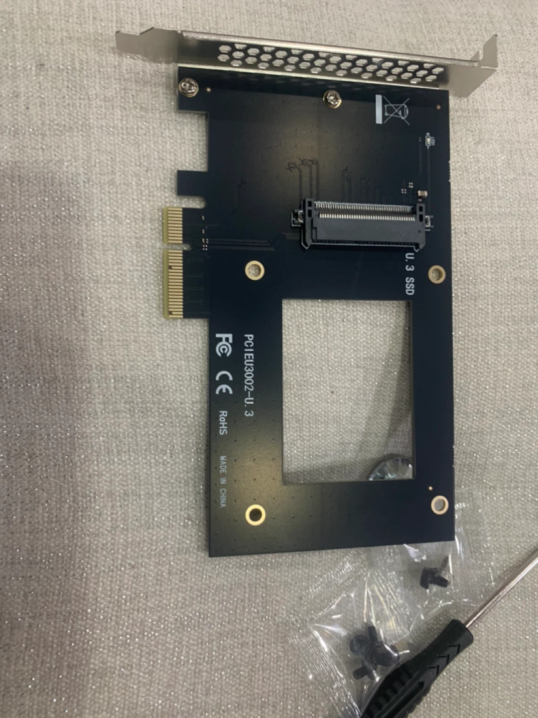 GLOTRENDS U.3 to PCIe 4.0 X4 Adapter
