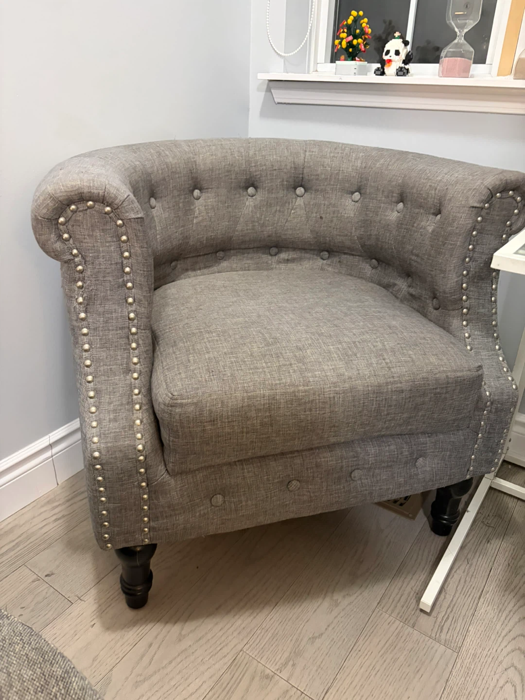 Single seater Grey Upholstered Chair - photo 2