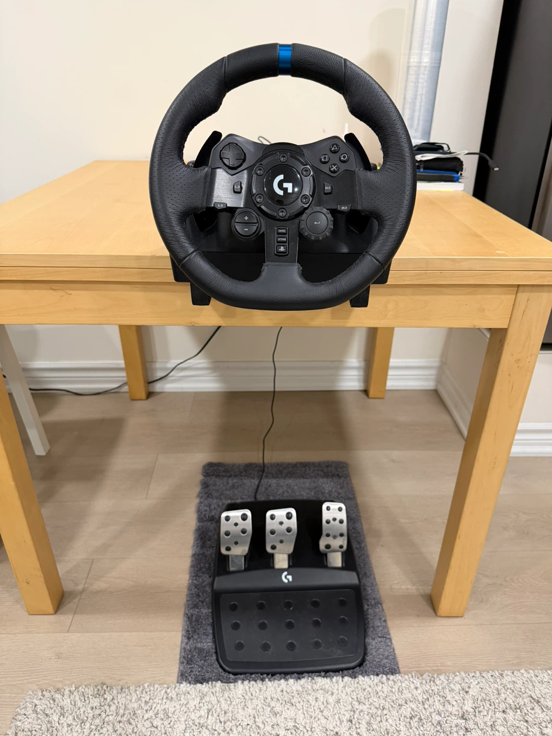 Logitech G923 Racing Wheel and Pedals - photo 3