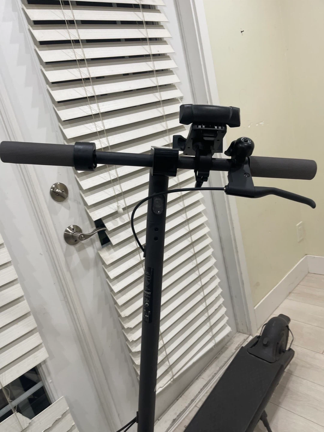 MAVEE Electric Scooter - photo 2