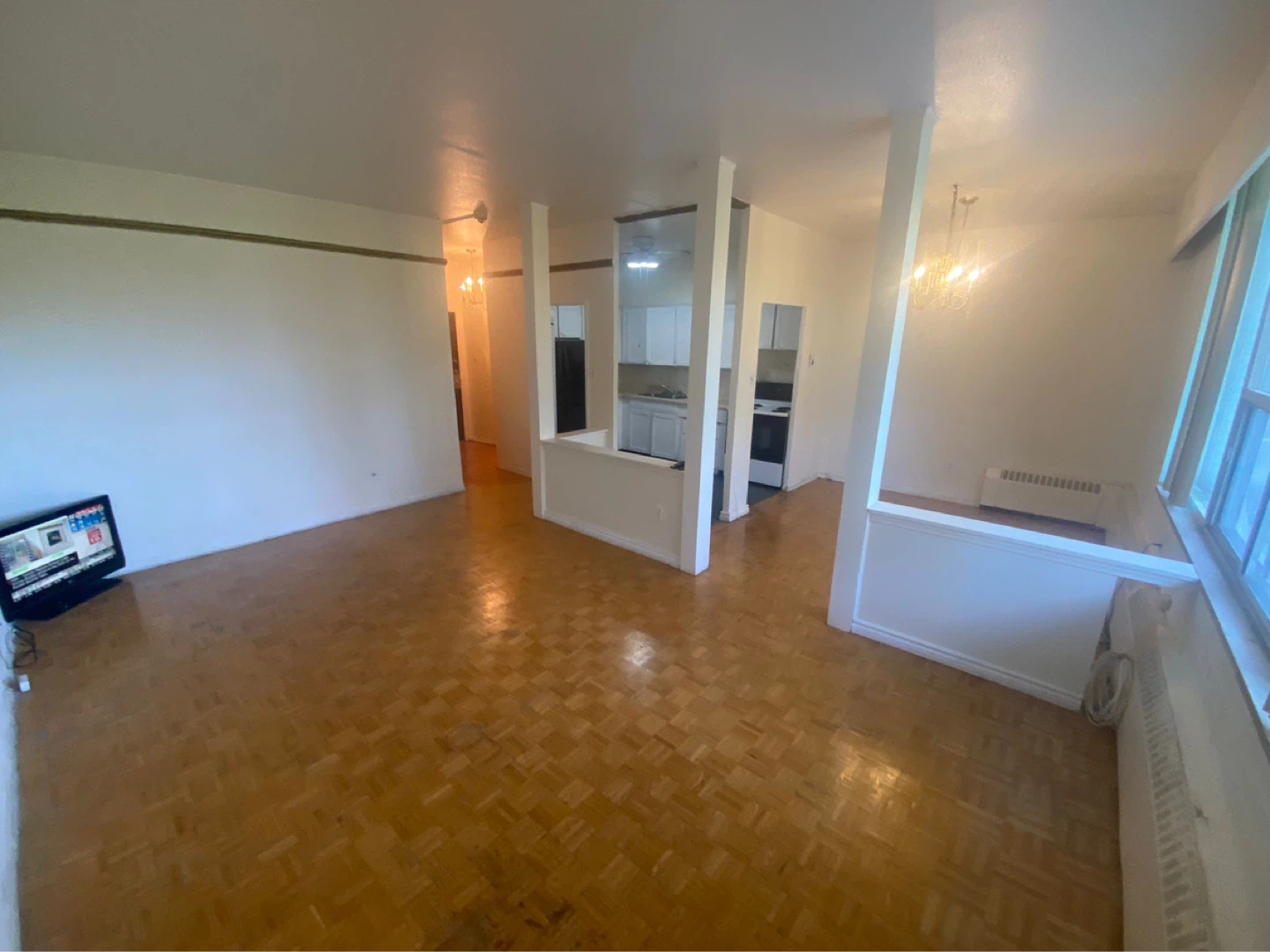 1 Bed 1 Bath Apt - photo 3