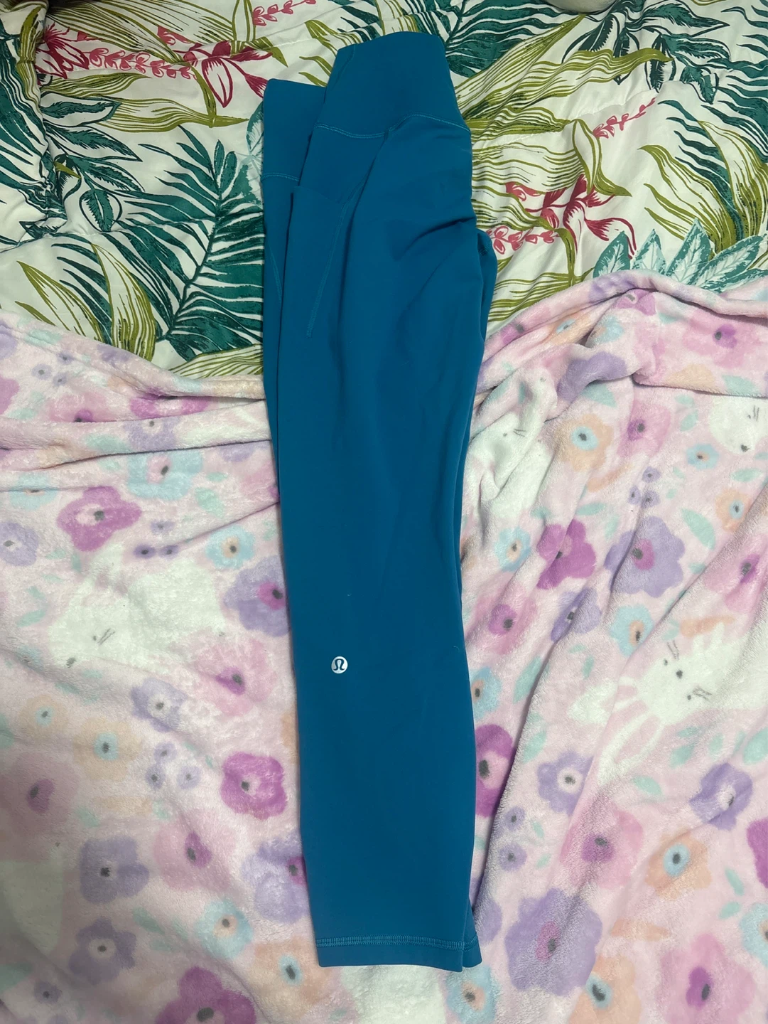 Lululemon Blue Leggings size 10 - photo 2
