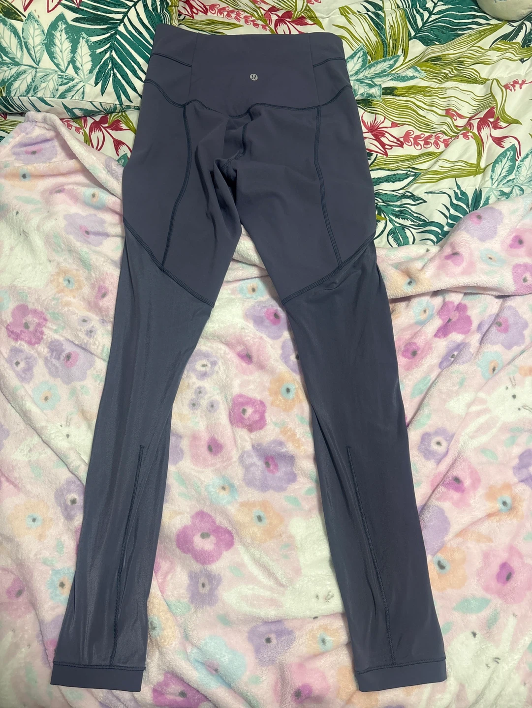 Lululemon leggings size 8