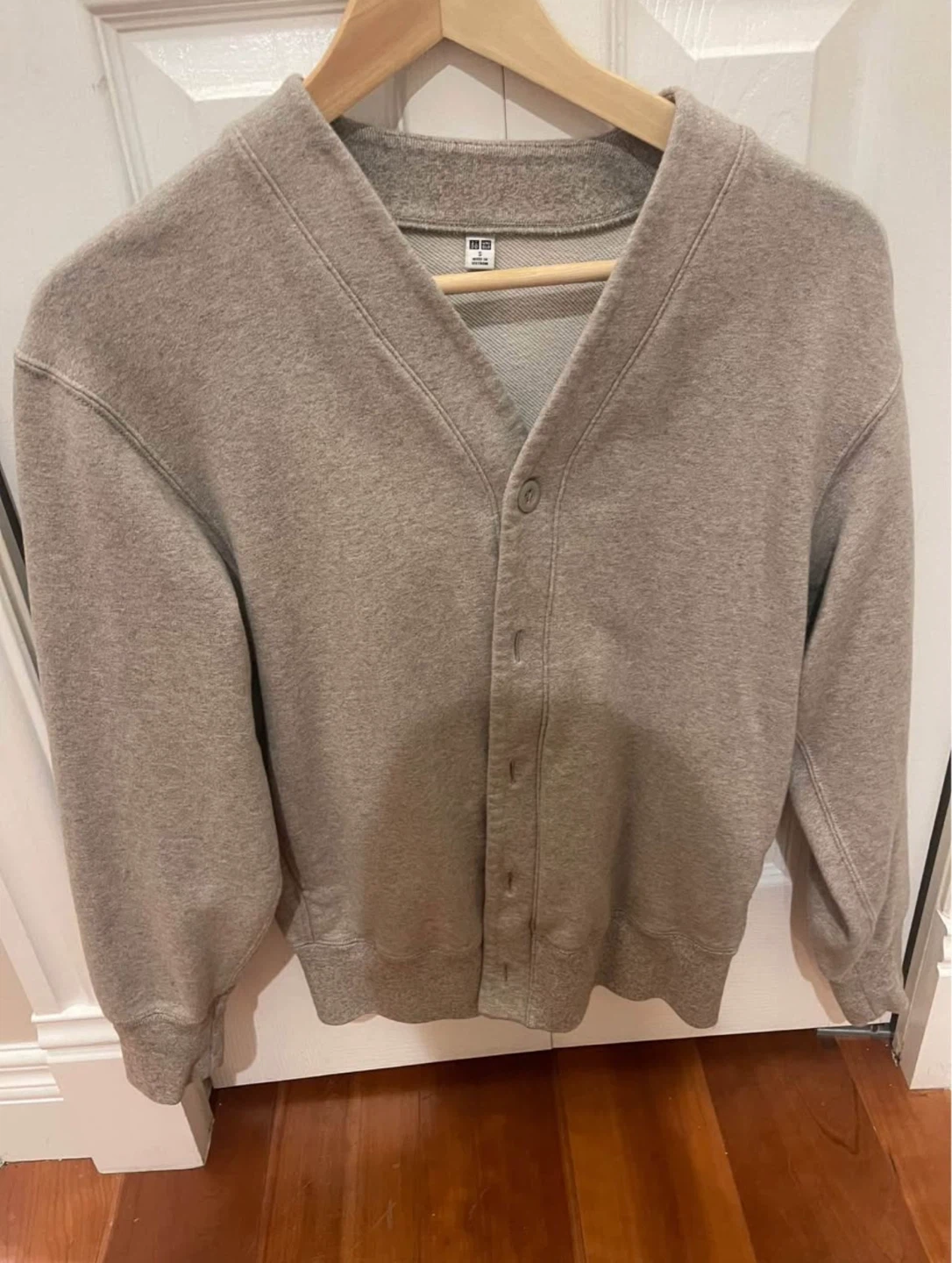 Uniqlo Grey Cardigan - photo 3
