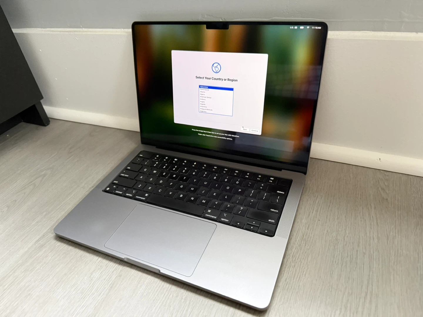Apple MacBook Pro (Like New)