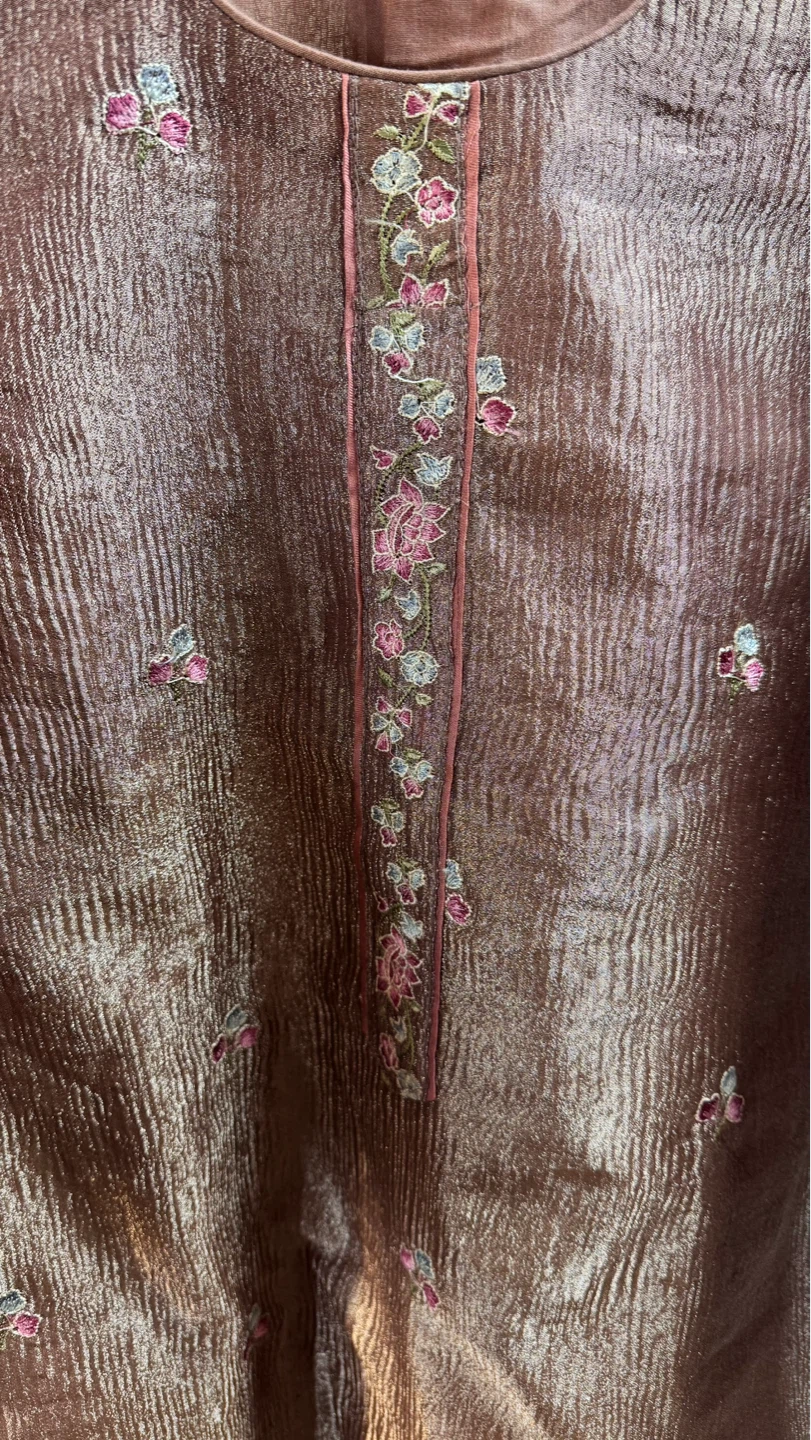 Crush tissue embroidered three piece suit - photo 3