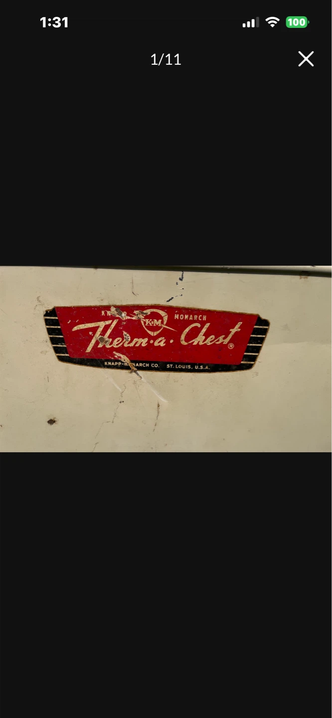 Vintage thermal chest