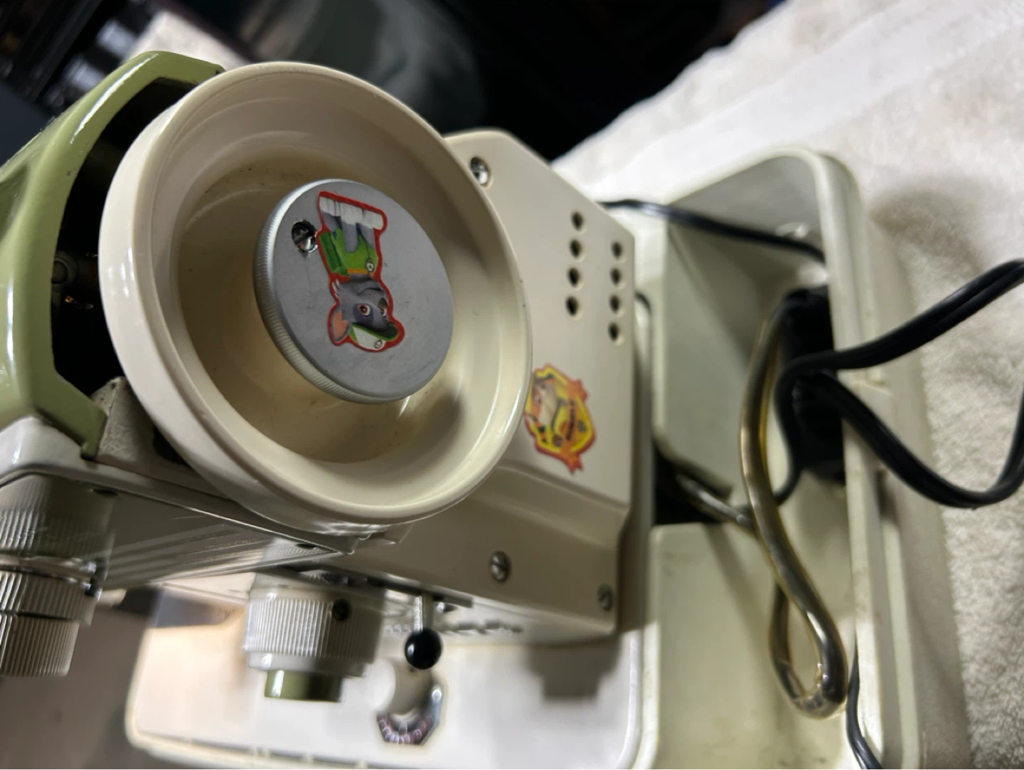 WHITE Sewing Machine model 675 - photo 5