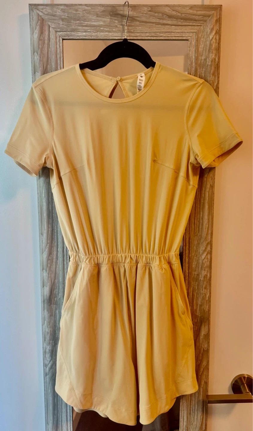 Lululemon Jumpsuit Open Back Romper_Cream/Beige_Size 4_NWOT - photo 4